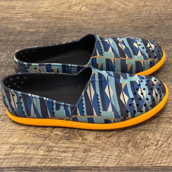 Native Verona Print Junior Slip On Sneaker, Regatta Blue/Begonia - Picture 8 of 9